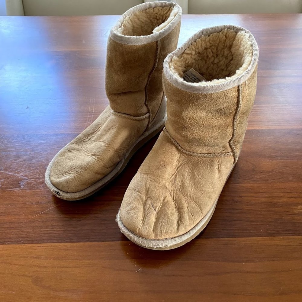 Ugg Women's Classic Short Boots Suede Size 5
